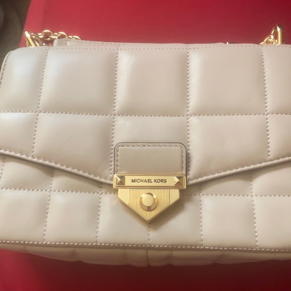 SOHO LARGE SOFT PINK QUILTED SHOULDER BAG